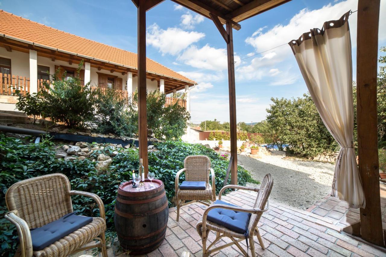 סרנץ' Tokaj Hill Panorama Guesthouse מראה חיצוני תמונה